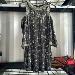 Bke boutique. Cold shoulder top